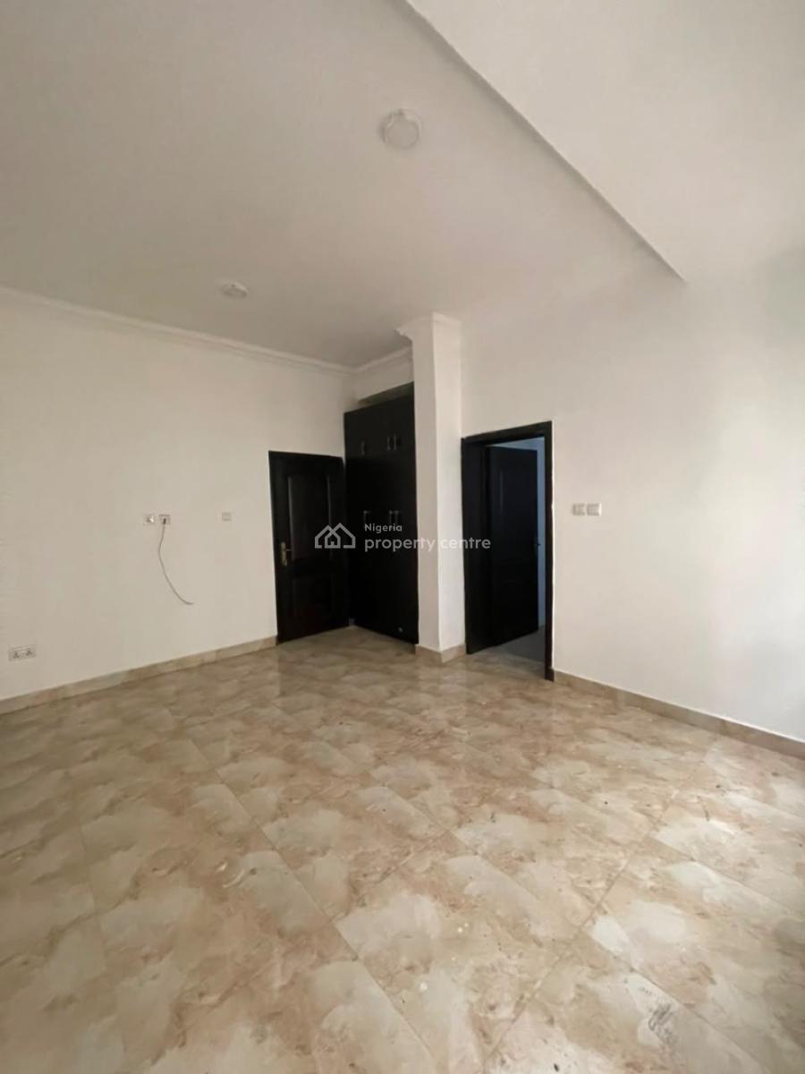 Spacious 3 Bedroom Flat with Bq and Swimming Pool, Admiralty Way, Lekki Phase 1, Lekki, Lagos, Flat / Apartment for Rent