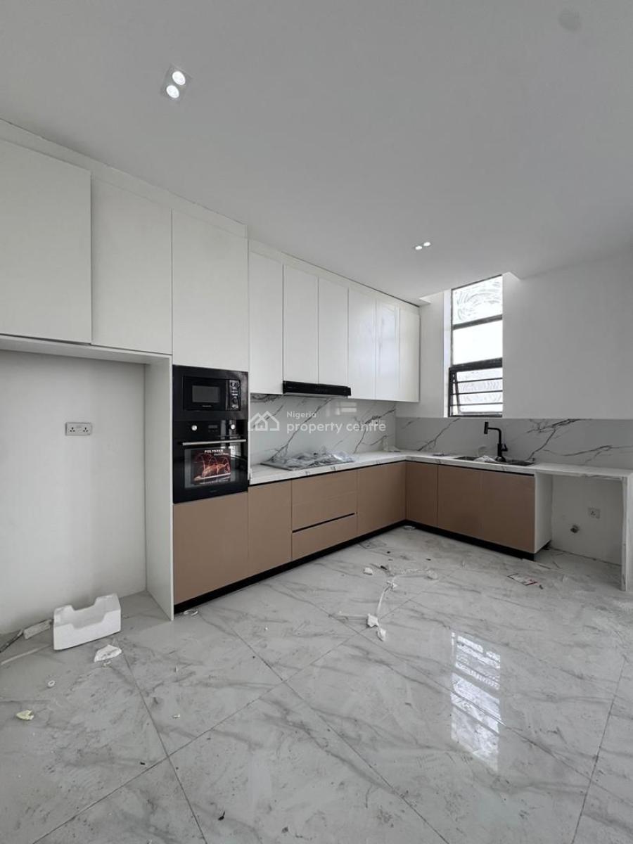 Stunning 2 Bedroom Apartment, Close to Admiralty Way, Lekki Phase 1, Lekki, Lagos, Block of Flats for Sale