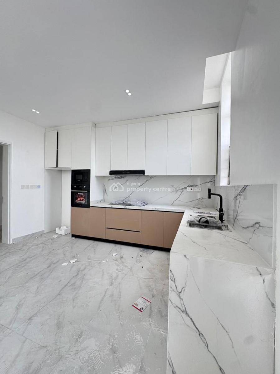 Stunning 2 Bedroom Apartment, Close to Admiralty Way, Lekki Phase 1, Lekki, Lagos, Block of Flats for Sale