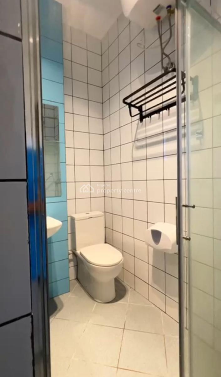 2 Bedroom Apartment, Airport Road, Warri, Delta, Flat / Apartment Short Let