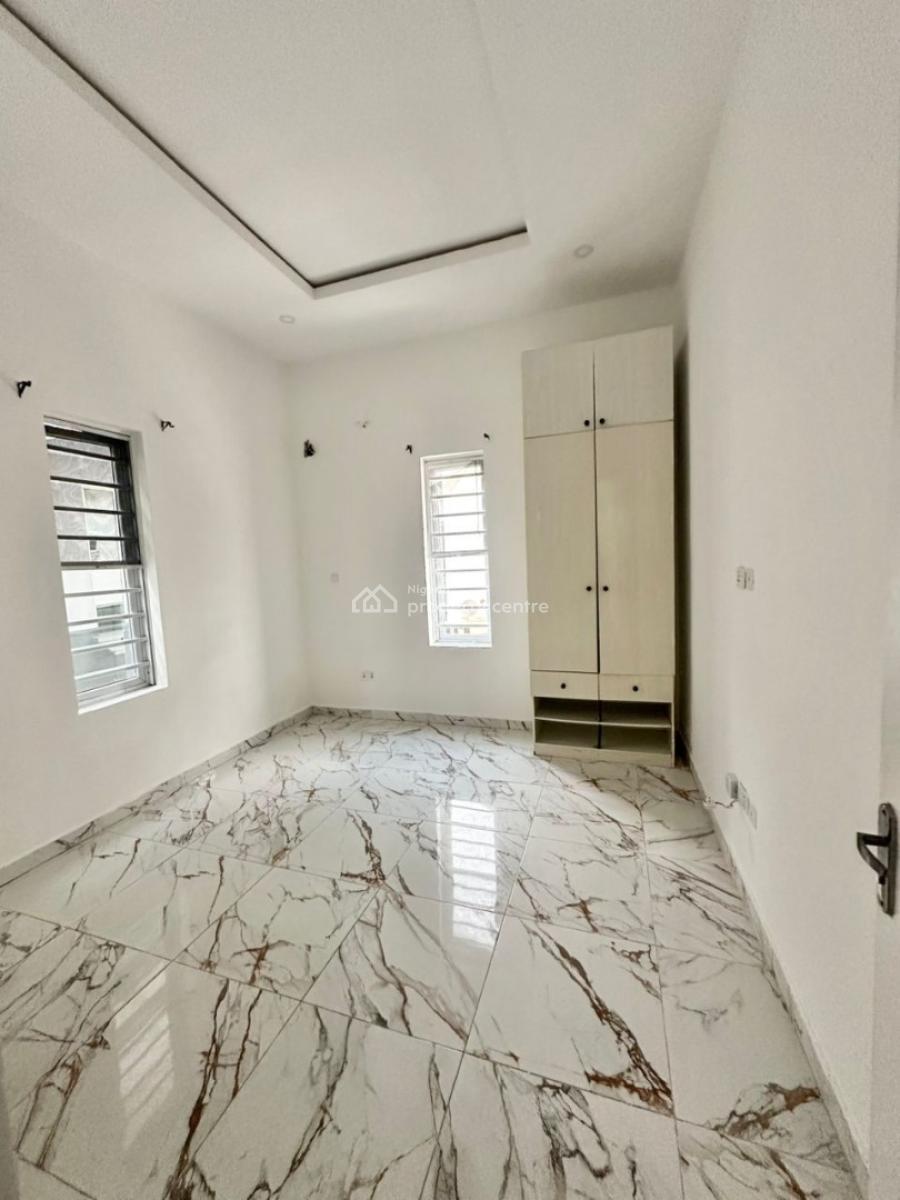 Semi Master Bedroom Upstairs, Canal West Estate, Osapa, Lekki, Lagos, Flat / Apartment for Rent
