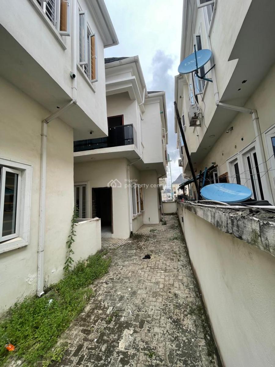 Luxury 1-bedroom Flat with Excellent Facility, Ikota, Lekki, Lagos, Flat / Apartment for Rent