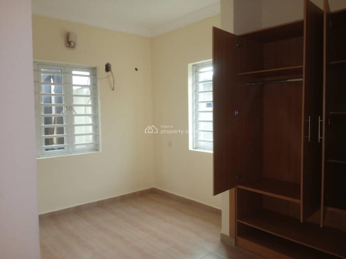 Luxury Pop 3 Bedroom En Suite Two in a Compound, Short Drive From Magodo Gra, Opic, Isheri North, Lagos, Flat / Apartment for Rent