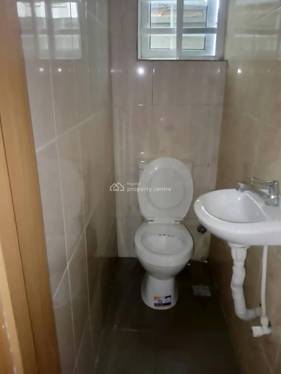 Luxury Pop 3 Bedroom En Suite Two in a Compound, Short Drive From Magodo Gra, Opic, Isheri North, Lagos, Flat / Apartment for Rent