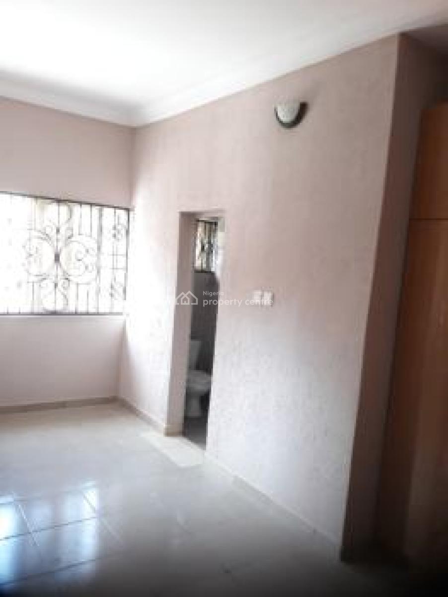 Luxury Master Bedroom in a Shared Apartment, Augustus Olufemi Alakiya Close, The Atlantis Ii, Ologolo, Lekki, Lagos, Self Contain (single Rooms) for Rent