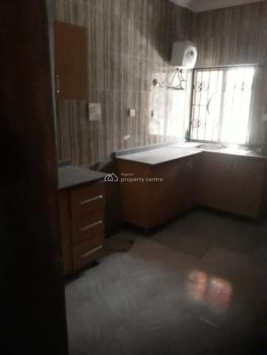 Luxury Master Bedroom in a Shared Apartment, Augustus Olufemi Alakiya Close, The Atlantis Ii, Ologolo, Lekki, Lagos, Self Contain (single Rooms) for Rent