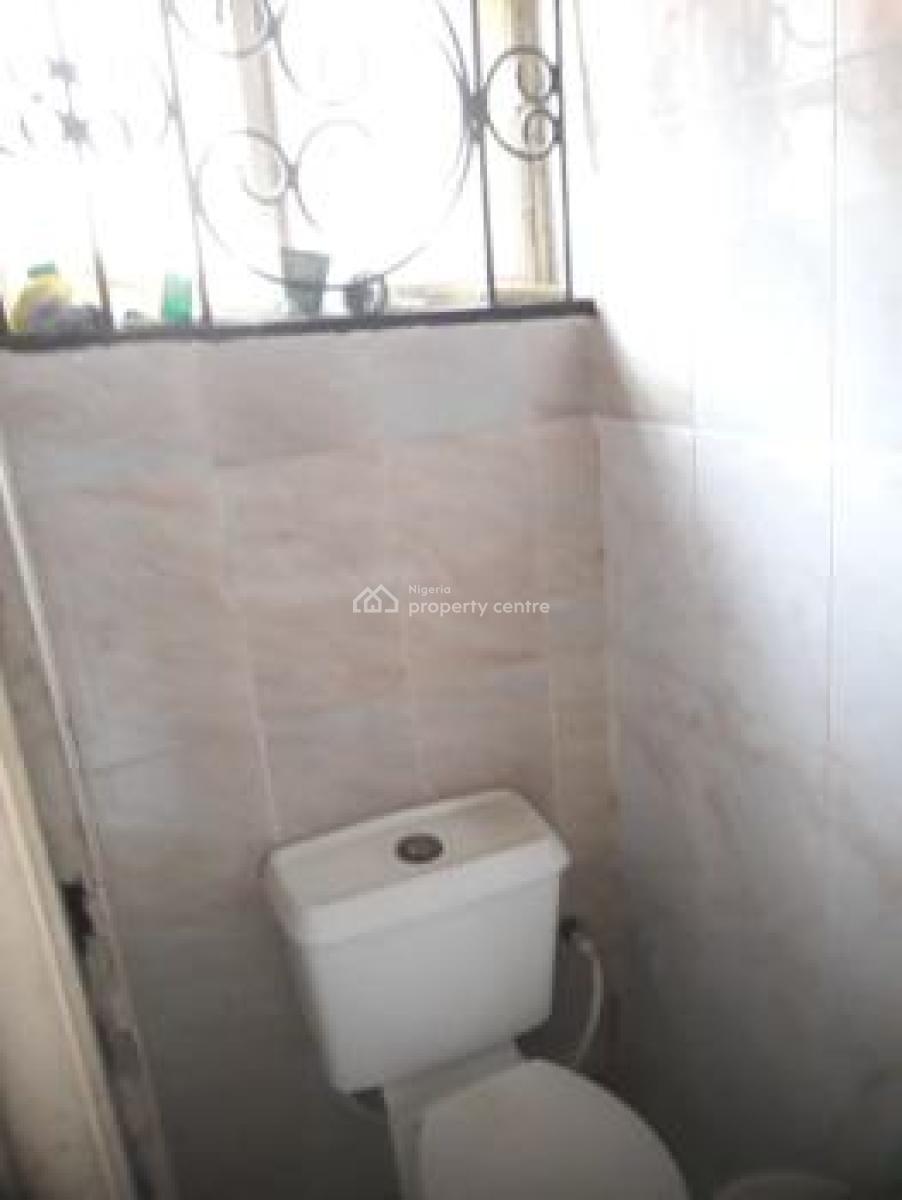 Luxury Master Bedroom in a Shared Apartment, Augustus Olufemi Alakiya Close, The Atlantis Ii, Ologolo, Lekki, Lagos, Self Contain (single Rooms) for Rent