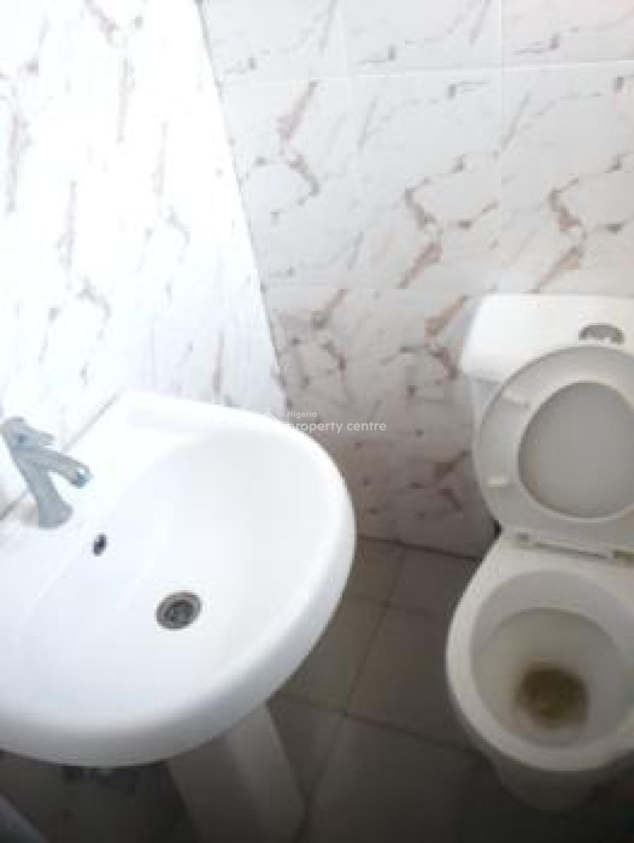 Luxury Master Bedroom in a Shared Apartment, Augustus Olufemi Alakiya Close, The Atlantis Ii, Ologolo, Lekki, Lagos, Self Contain (single Rooms) for Rent