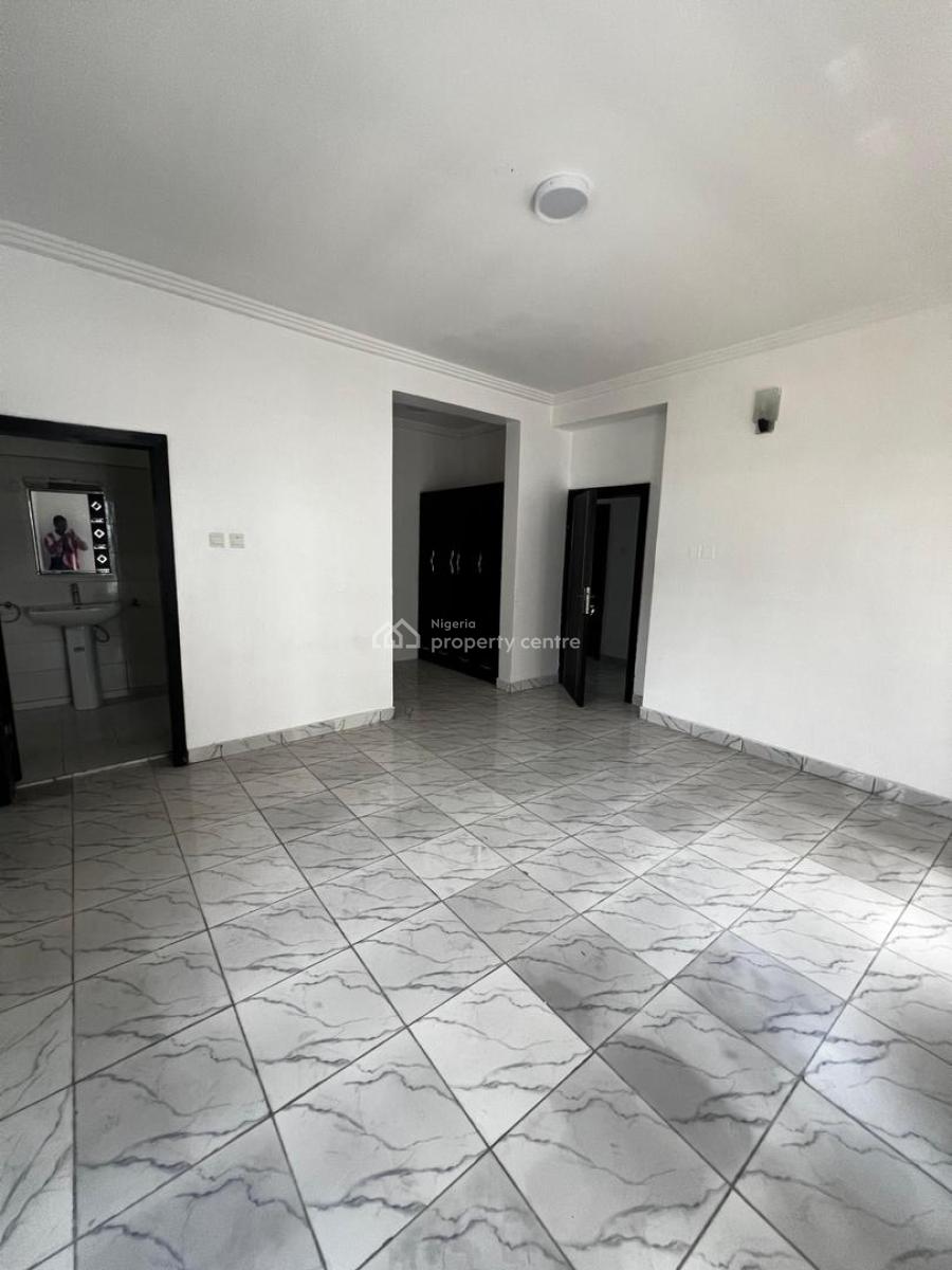 Spacious 3 Bedroom Apartment Ground Floor, Lekki Phase 1, Lekki, Lagos, Flat / Apartment for Rent