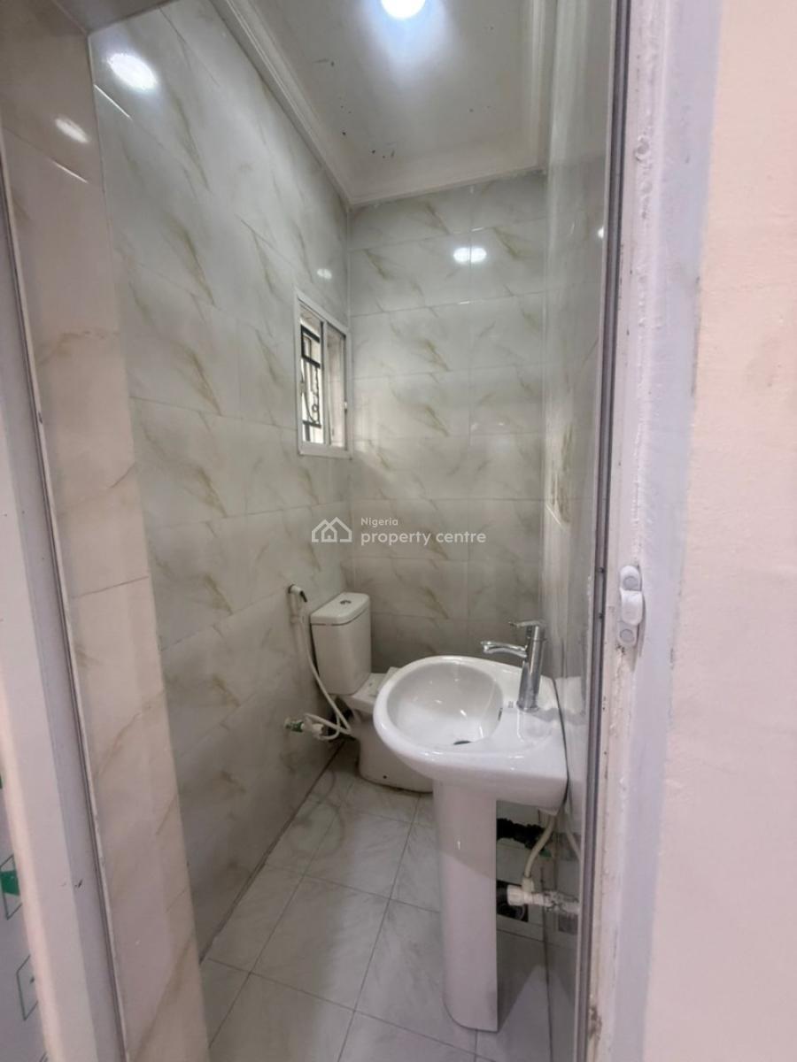 Lovely 3bedroom Flat, Ijesha, Surulere, Lagos, Flat / Apartment for Rent