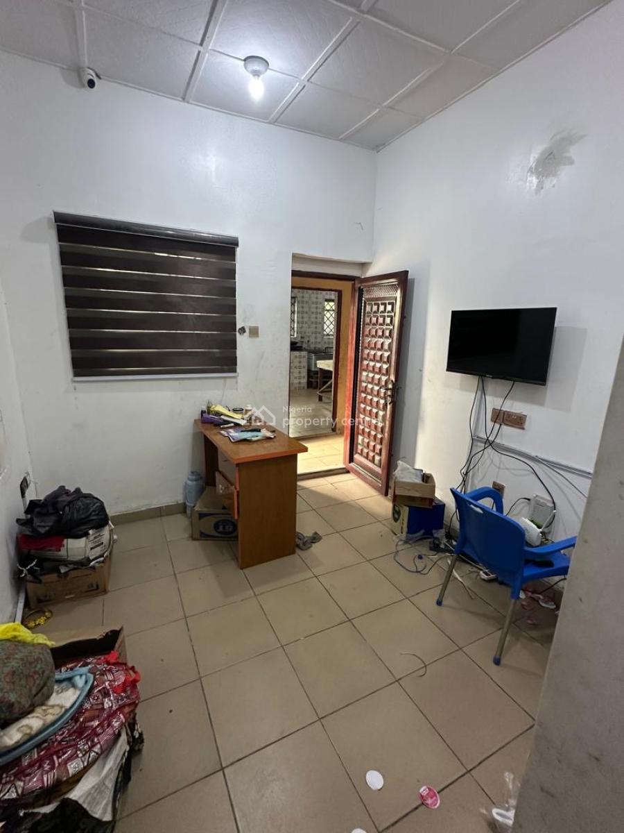 Distress Fast Food Restaurant, Afam Okoloma Roundabout, Oyigbo, Rivers, Restaurant / Bar for Sale
