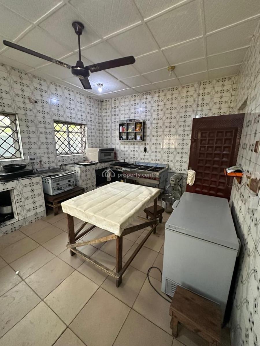 Distress Fast Food Restaurant, Afam Okoloma Roundabout, Oyigbo, Rivers, Restaurant / Bar for Sale