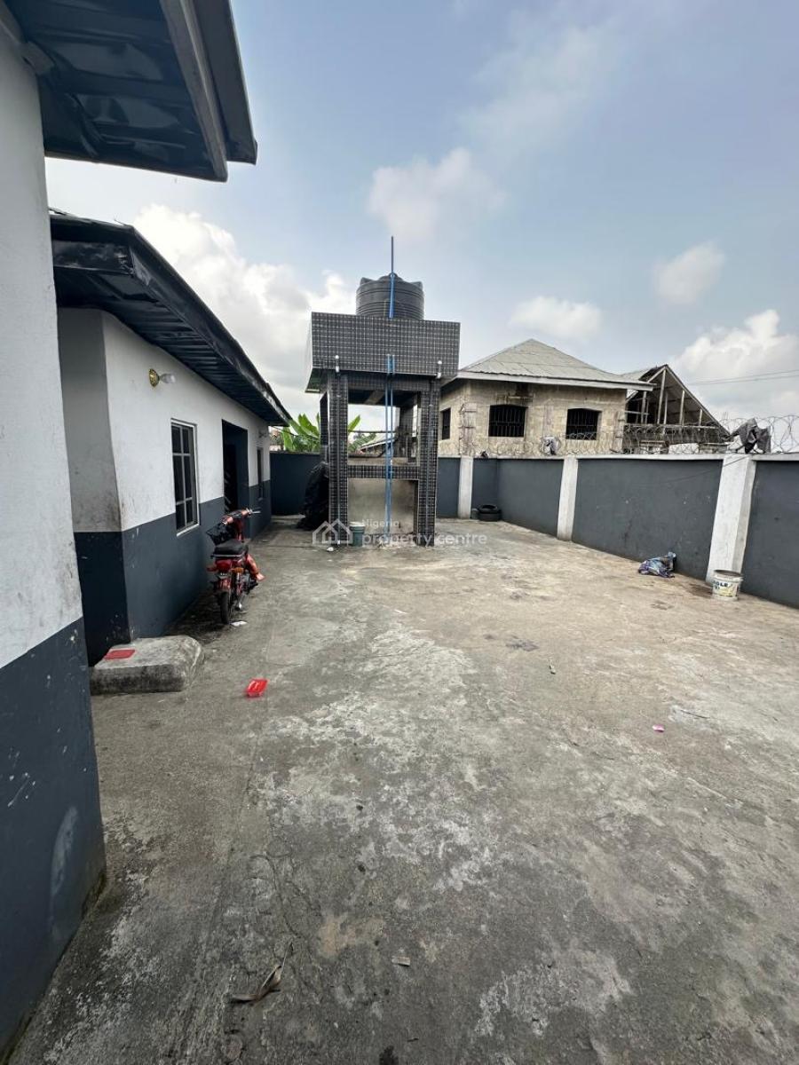 Distress Fast Food Restaurant, Afam Okoloma Roundabout, Oyigbo, Rivers, Restaurant / Bar for Sale