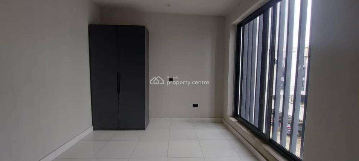 Luxury Standard 4 Bedroom Terrace with Bq, Ilasan, Lekki, Lagos, Terraced Duplex for Rent