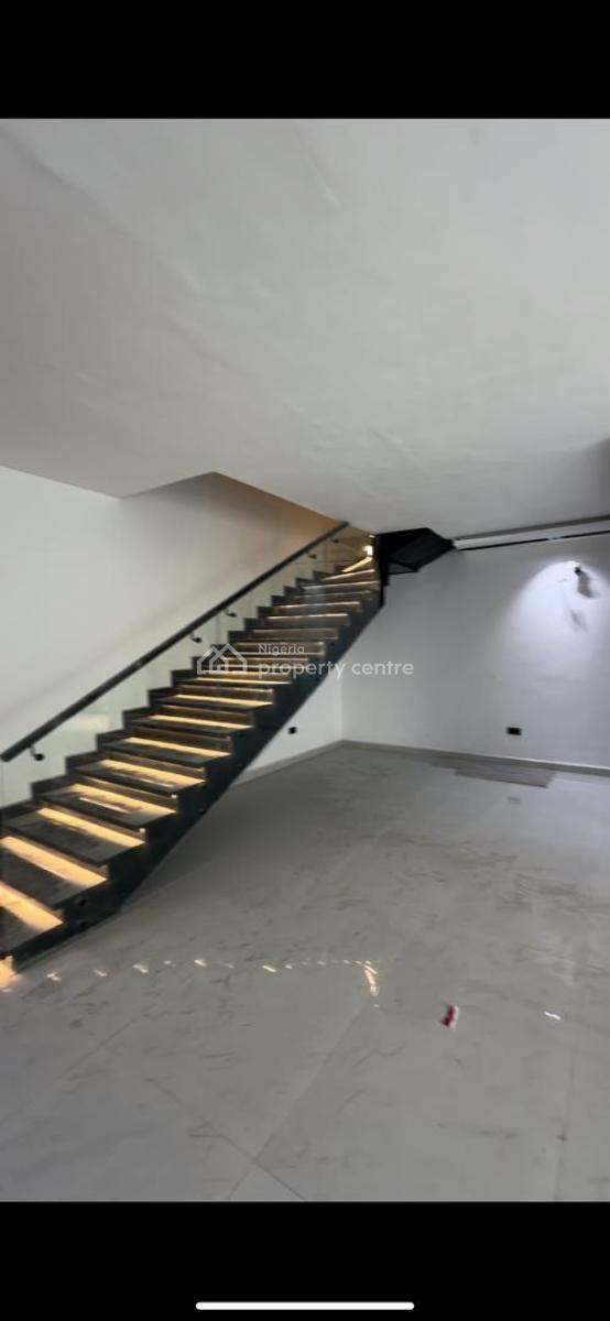 2 Bedroom Maisonette in Lekki Phase 1, Lekki Phase 1, Lekki, Lagos, Flat / Apartment for Rent