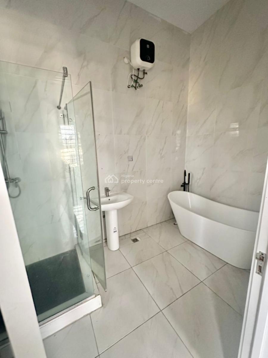Luxury Spacious Master Bedroom Upstairs, Canal West Estate, Osapa, Lekki, Lagos, Self Contain (single Rooms) for Rent