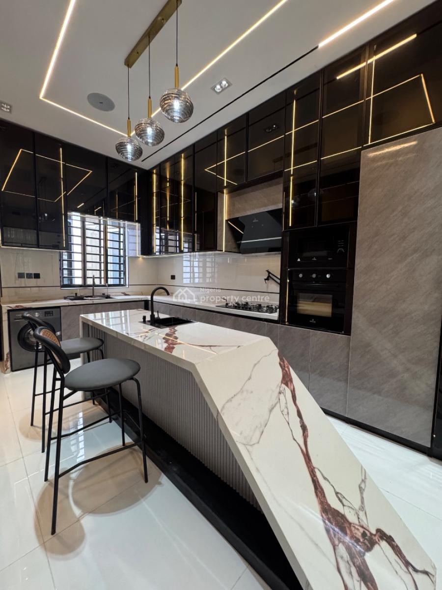 5 Bedroom Home with a Pool, Lekki, Lagos, House for Sale