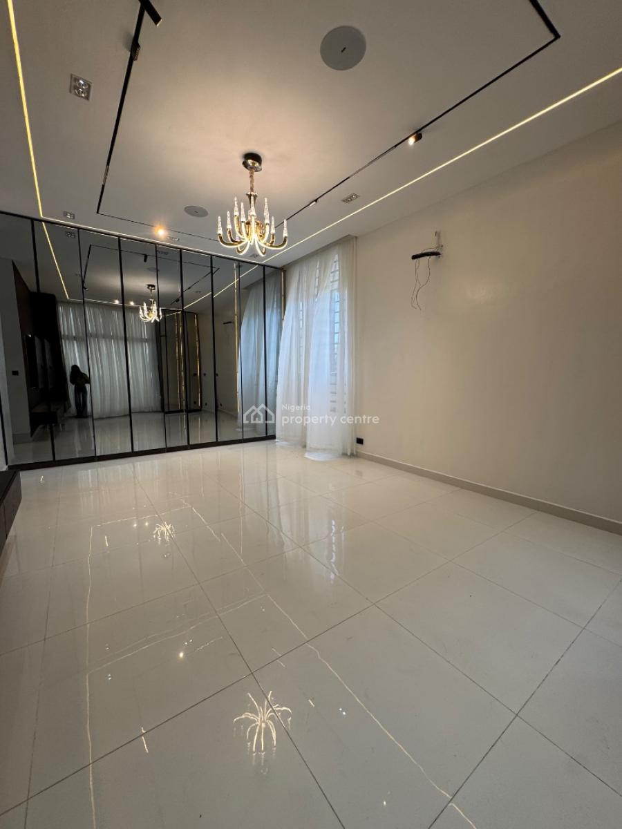 5 Bedroom Home with a Pool, Lekki, Lagos, House for Sale