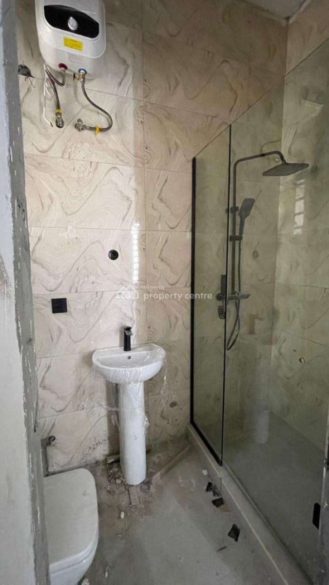 a Very Nice 1 Bedroom and Parlor Apartment, Lekki Phase 1, Lekki, Lagos, Flat / Apartment for Sale