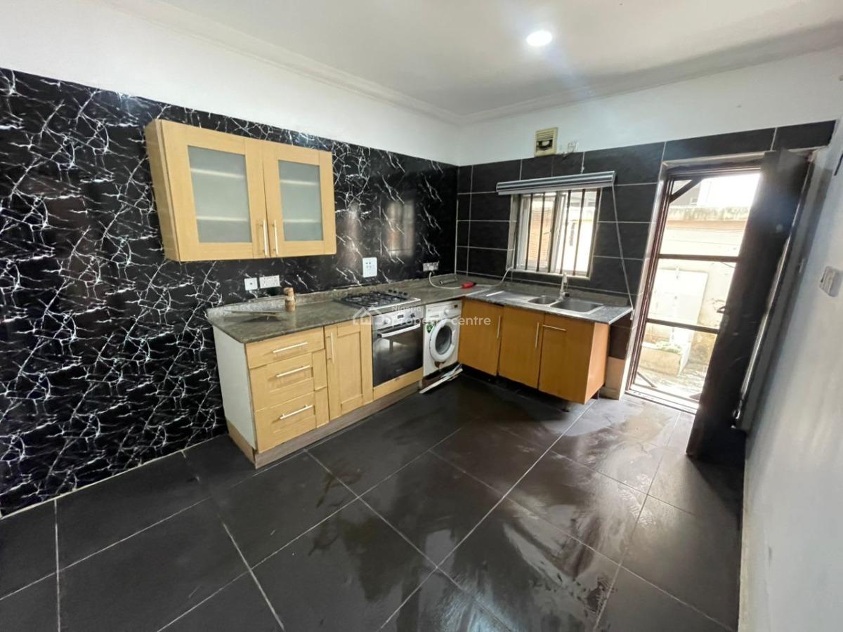 Lovely 4 Bedroom Terrace Duplex with Bq, Osapa, Lekki, Lagos, Terraced Duplex for Sale