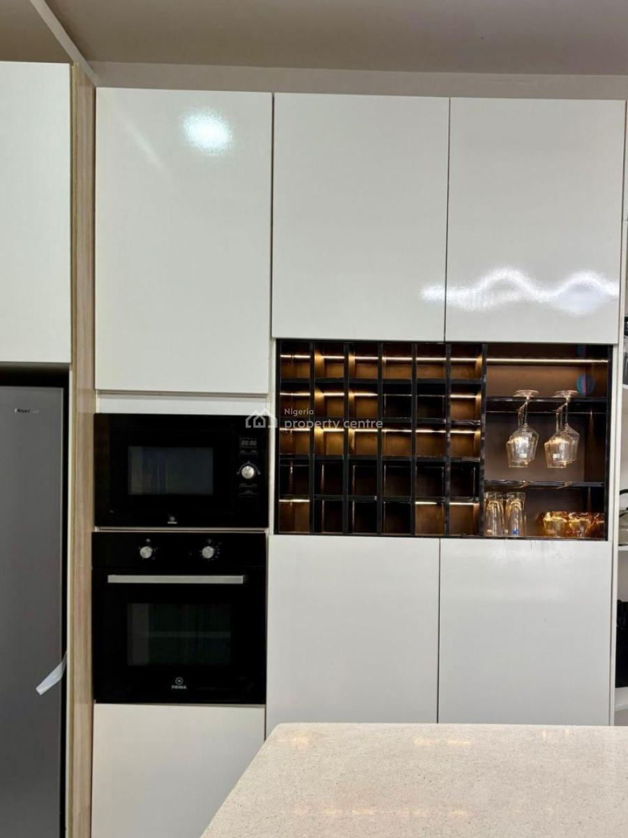 Self Compound Three Bedroom Apartment, Lekki Phase 1, Lekki, Lagos, House Short Let