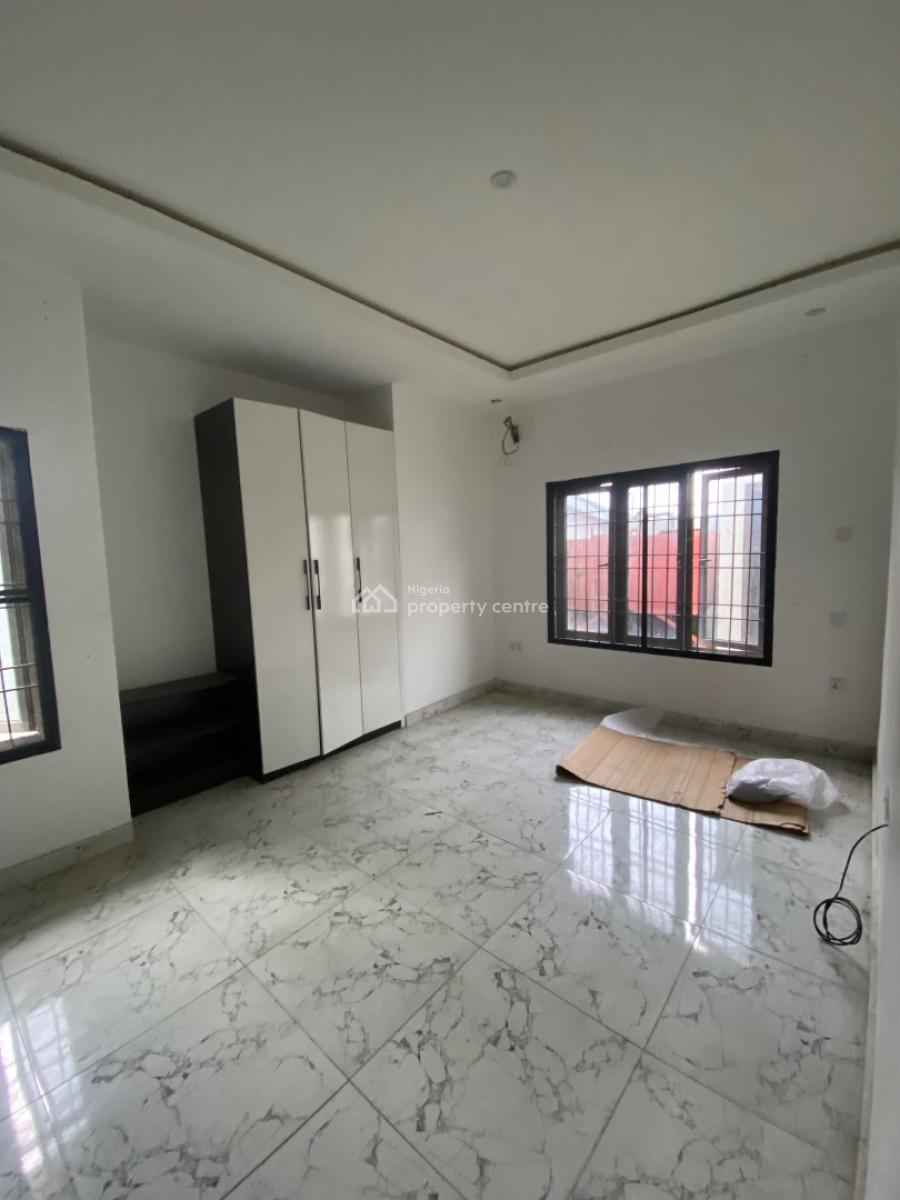3 Bedroom Apartment with 20hrs Light and Pool , Elevator, Orchid Road, Lekki, Lagos, Flat / Apartment for Rent