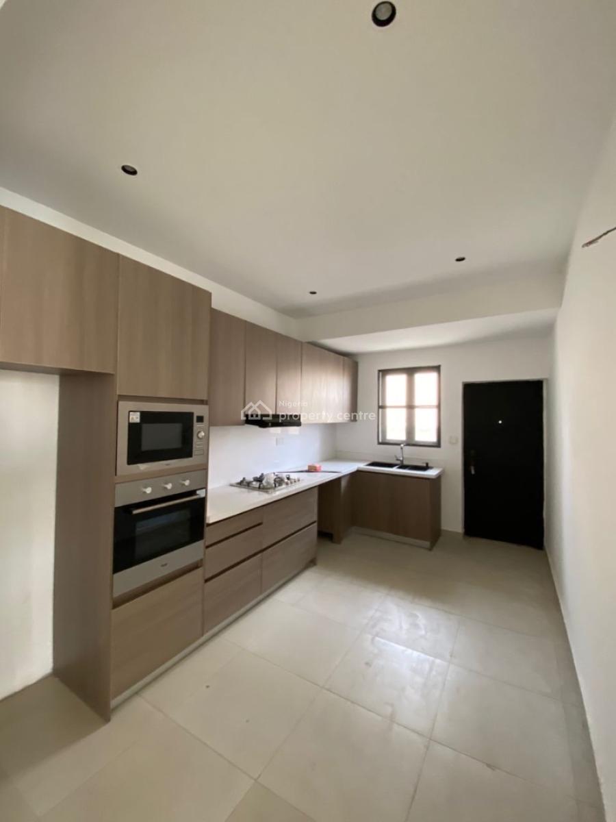 an Elegant 3 Bedroom Apartment with Bq in Lekki Phase 1, Lekki Phase 1, Lekki Phase 1, Lekki, Lagos, Block of Flats for Sale