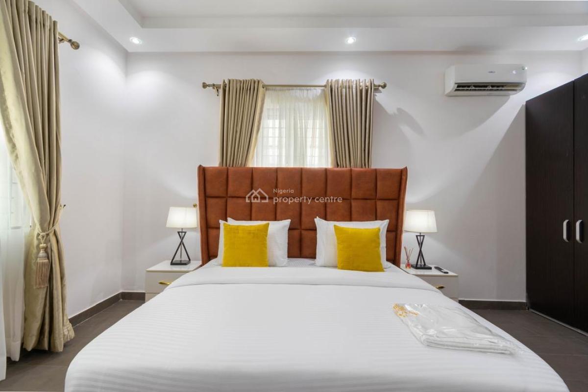 Very Spacious Premium 3-bedroom Apartment Off Admiralty Way, Lekki, Off Admiralty Way, Lekki Phase 1, Lekki, Lagos, Flat / Apartment Short Let