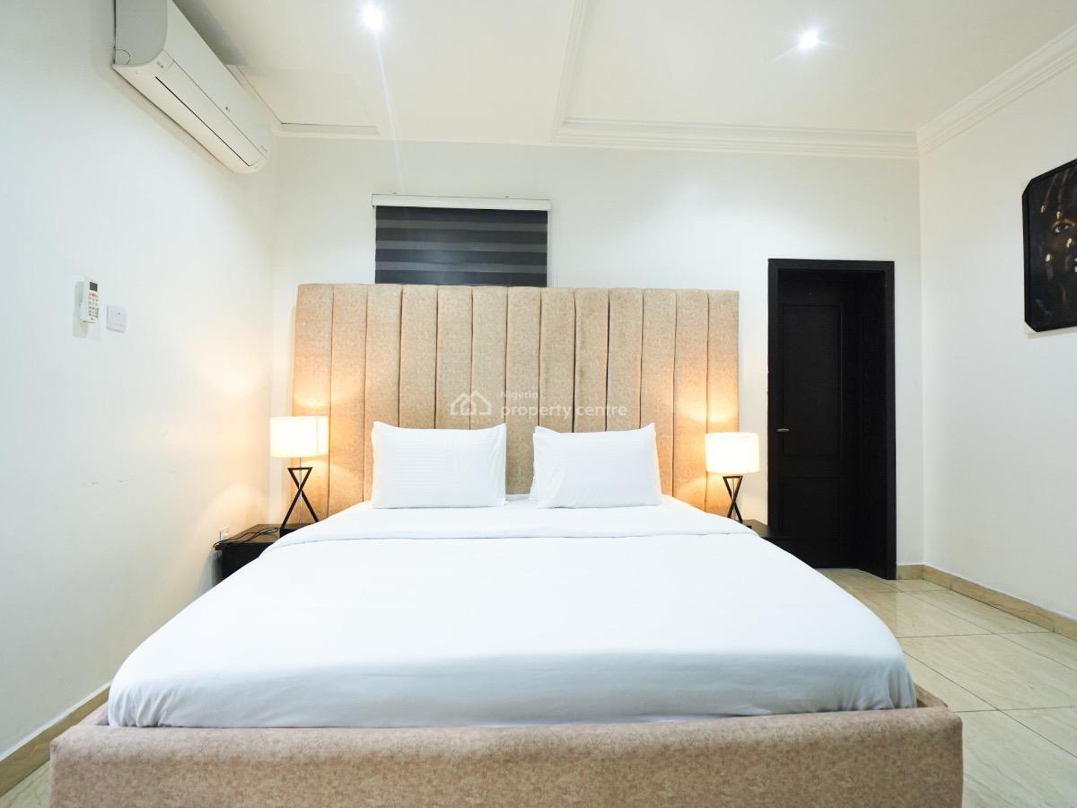Spacious 3 Bedroom Apartment with Excellent Facilities in Ikate Lekki, Off Freedom Way, Ikate Lekki Phase 1, Lekki, Lagos, Flat / Apartment Short Let