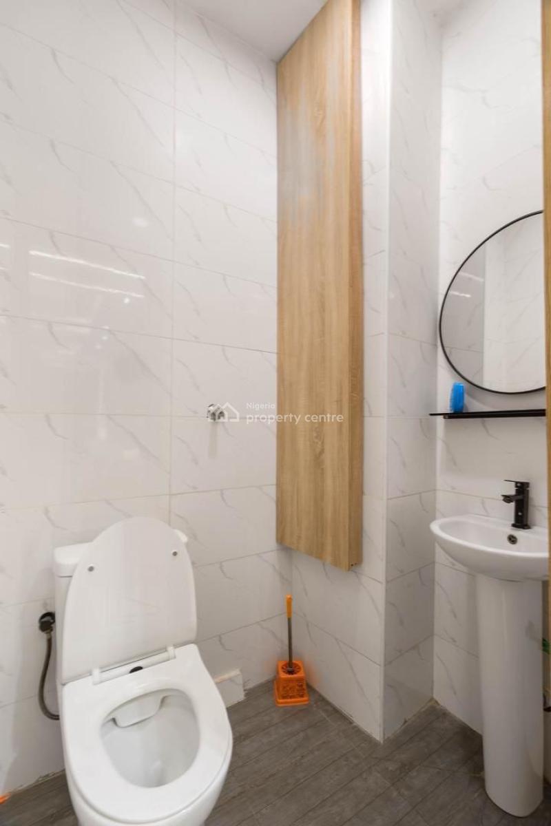Alexa One Bedroom Apartment with Ps5 and Ceiling Mirror, Ologolo, Lekki, Lagos, Flat / Apartment Short Let