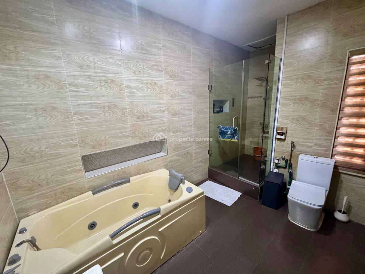 Spacious 3 Bedrooms Apartment with 2 Living Rooms and Solar Power, Ayinde Court, No. 1 Olujobi Street, Opposite Corona School, Gbagada, Gbagada, Lagos, Flat / Apartment Short Let