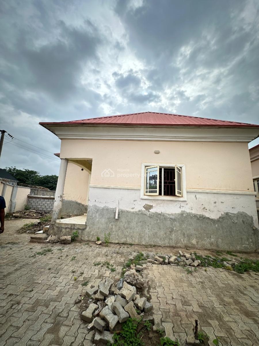 4 Bedroom Detached Bungalow + 2 Room Bq, Crown Estate, Lugbe District, Abuja, Detached Bungalow for Sale