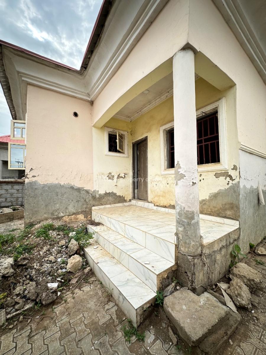 4 Bedroom Detached Bungalow + 2 Room Bq, Crown Estate, Lugbe District, Abuja, Detached Bungalow for Sale