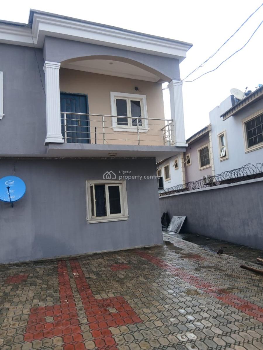 Lovely Pop 3 Bedroom Flat Upstairs, Short Drive From Magodo, Opic, Isheri North, Lagos, Flat / Apartment for Rent
