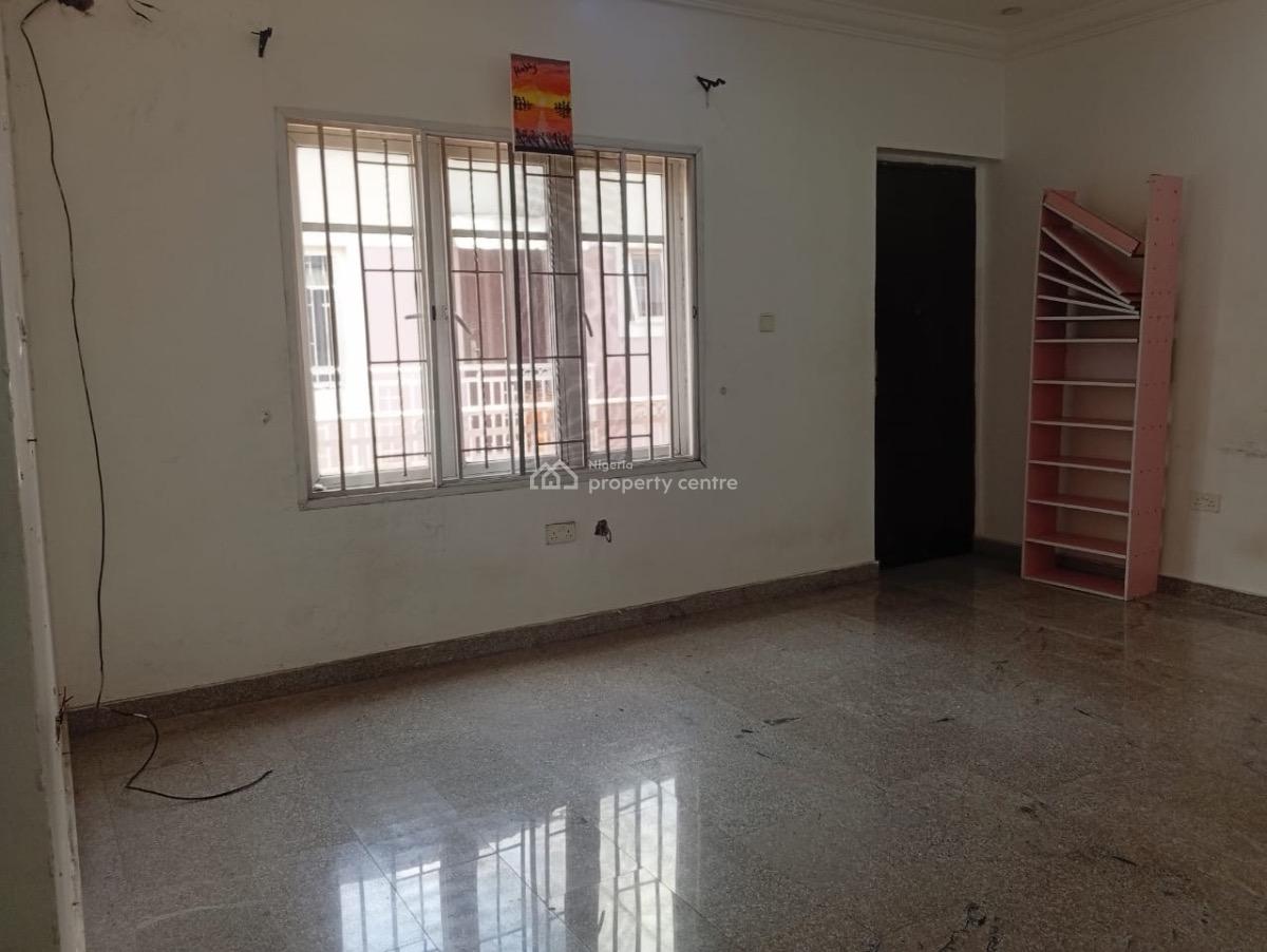 Spacious 2bedrooms Flat, Off Rahmon Adeboyejo, Lekki Phase 1, Lekki, Lagos, Flat / Apartment for Rent
