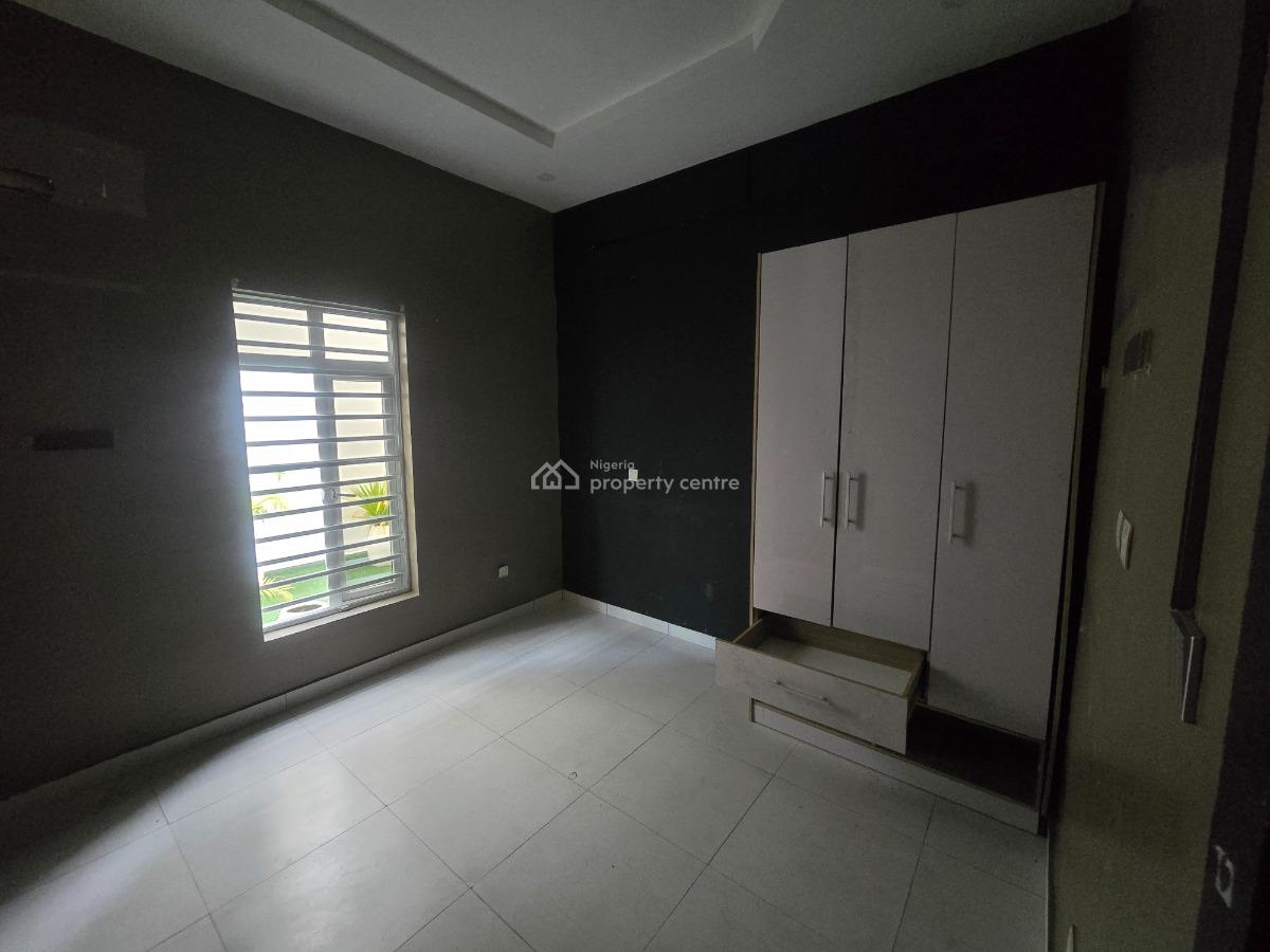 Neatly Used 3-bedroom Flat Apartment, Off Hakeem Dickson, Lekki Phase 1, Lekki, Lagos, Flat / Apartment for Rent
