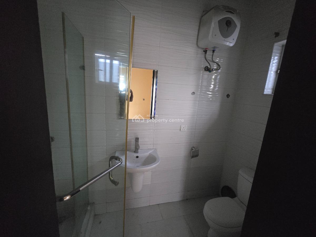Neatly Used 3-bedroom Flat Apartment, Off Hakeem Dickson, Lekki Phase 1, Lekki, Lagos, Flat / Apartment for Rent