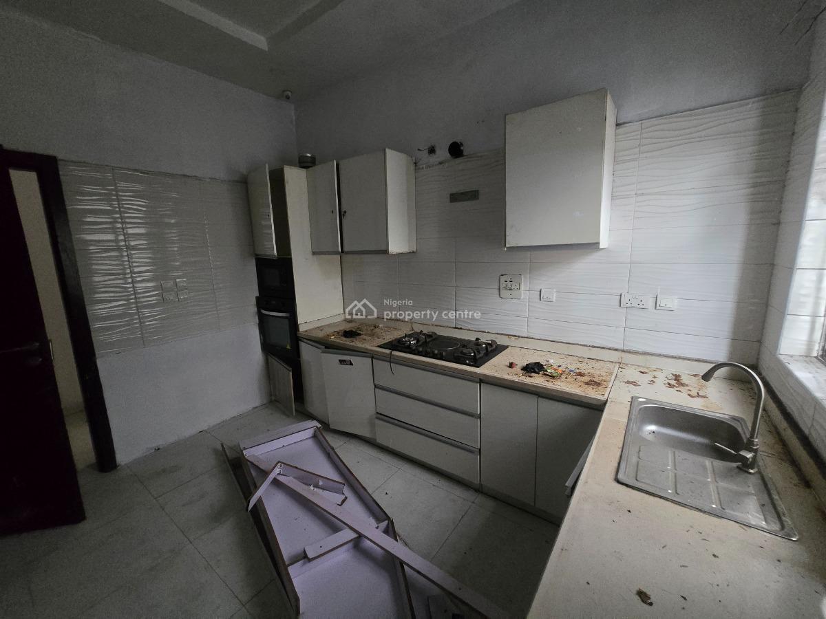 Neatly Used 3-bedroom Flat Apartment, Off Hakeem Dickson, Lekki Phase 1, Lekki, Lagos, Flat / Apartment for Rent