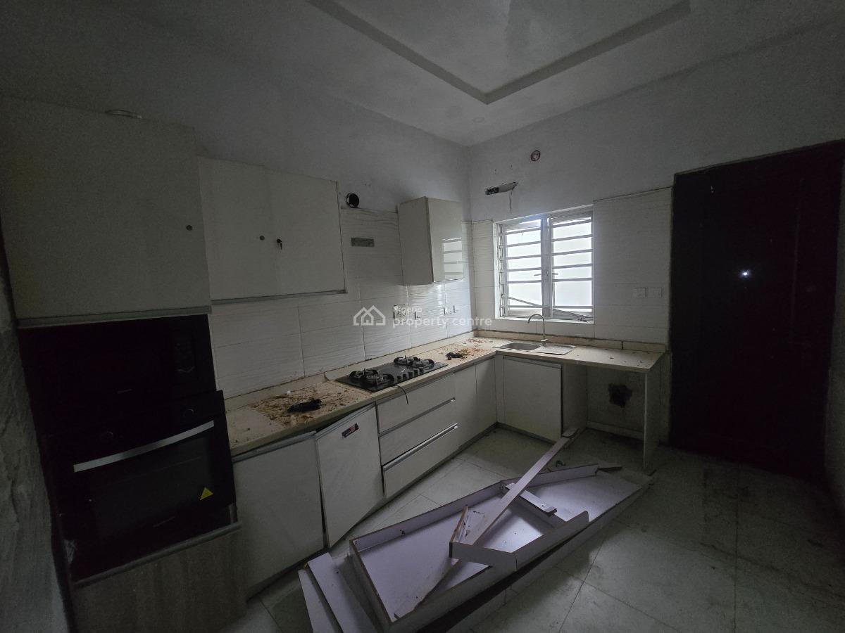 Neatly Used 3-bedroom Flat Apartment, Off Hakeem Dickson, Lekki Phase 1, Lekki, Lagos, Flat / Apartment for Rent
