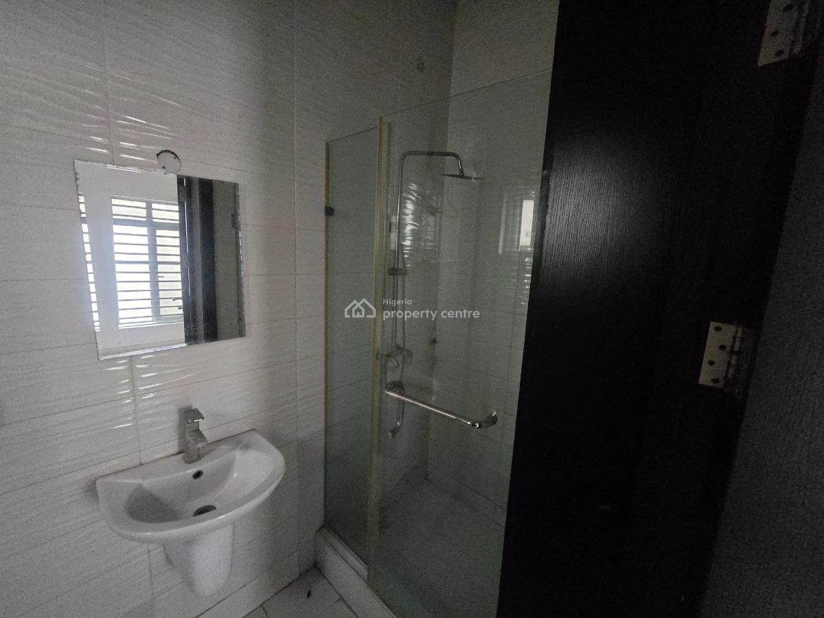 Neatly Used 3-bedroom Flat Apartment, Off Hakeem Dickson, Lekki Phase 1, Lekki, Lagos, Flat / Apartment for Rent