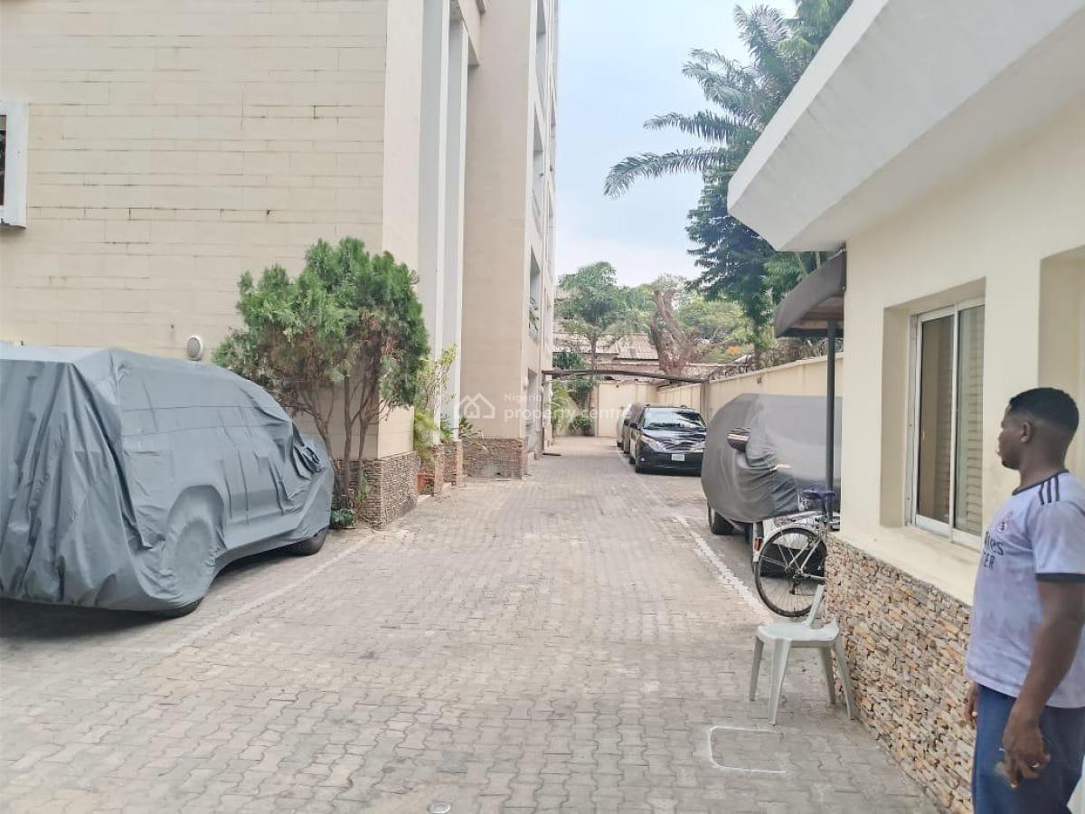Spacious Clean 3 Bedroom Flat, Old Ikoyi, Old Ikoyi, Ikoyi, Lagos, Block of Flats for Sale