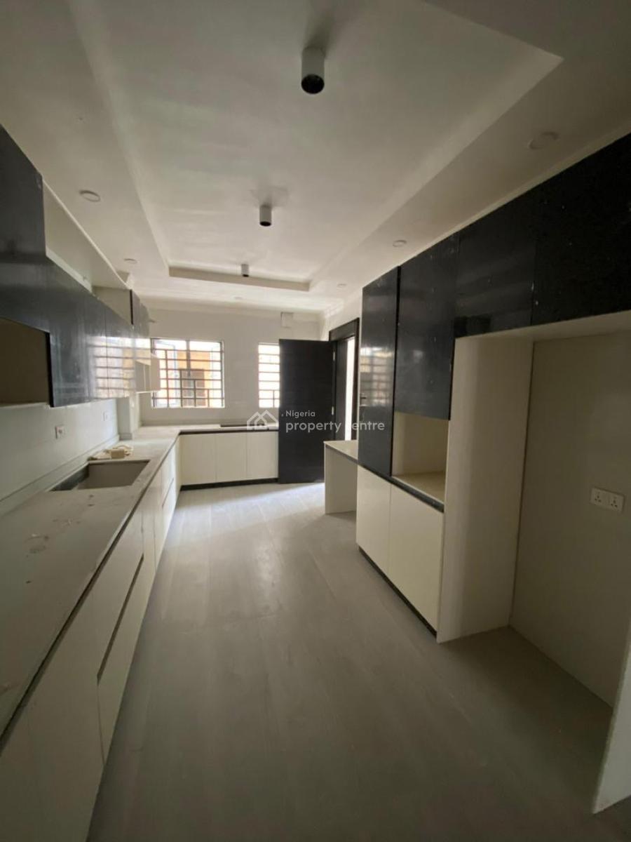 Lovely 4 Bedroom Apartment Bedroom with Private Cinema and Bq, Lekki Phase 1, Lekki, Lagos, Flat / Apartment for Sale