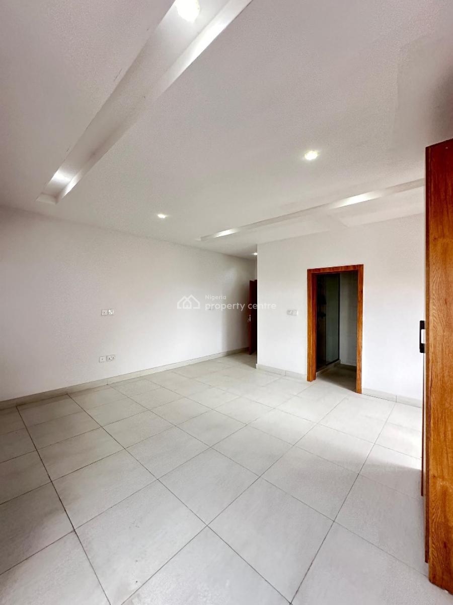 Spacious 2 Bedroom Apartment with  Pool, Elevator and Gym., Lekki Phase 1, Lekki, Lagos, House for Sale