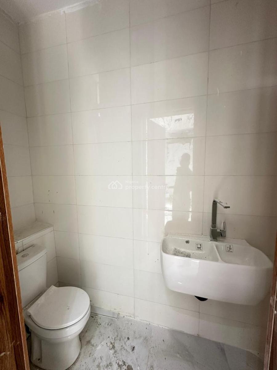 Exquisite 2 Bedroom Apartment in  in a Serene Location, Lekki Phase 1, Lekki, Lagos, Flat / Apartment for Sale