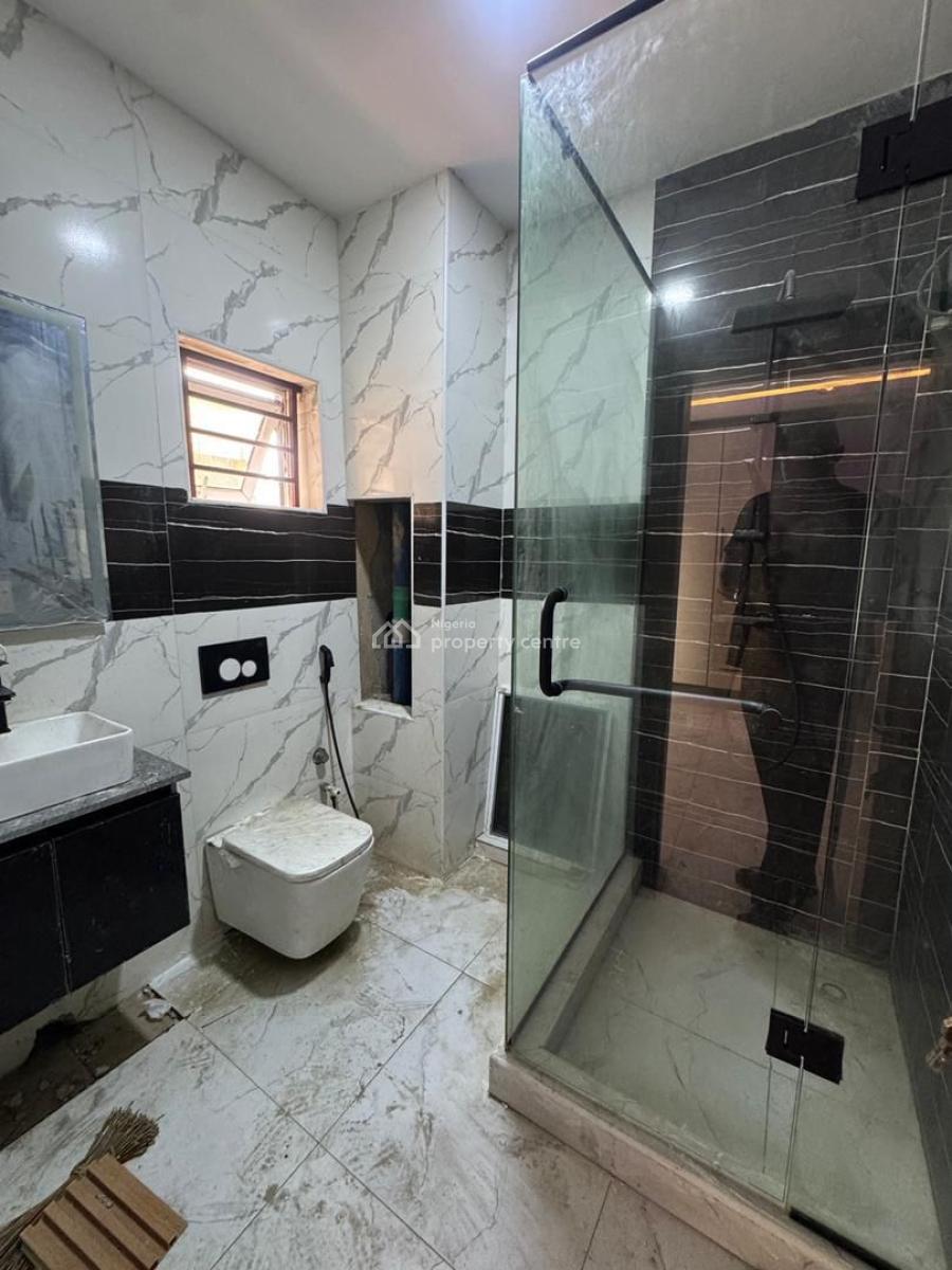 Elegantly Finished 2 Bedroom Apartment + Gym, Pool,mini Mart & Elevator, Lekki Phase 1, Lekki, Lagos, Flat / Apartment for Sale