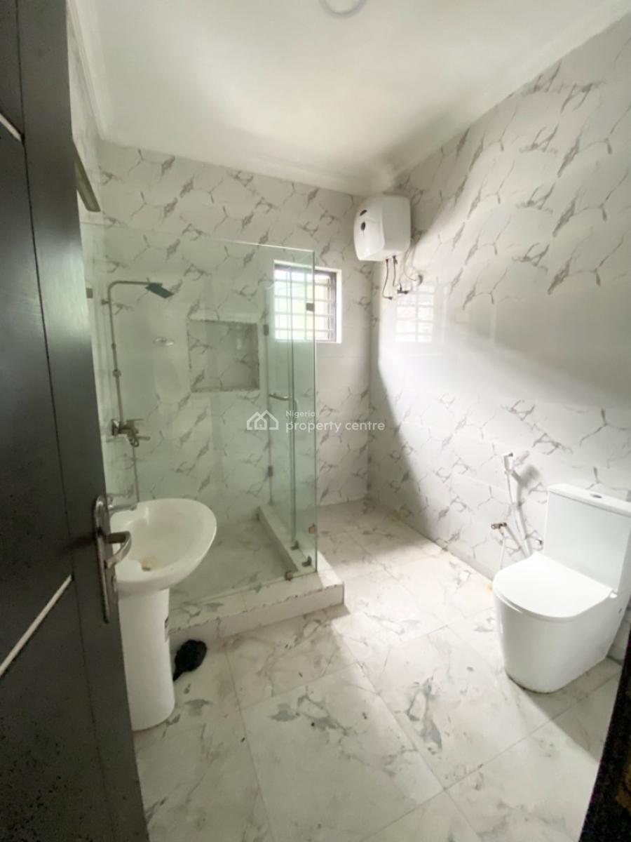 Relatively New Serviced 4 Bedroom Terrace Duplex, Off Platinum Way, Jakande, Lekki, Lagos, Terraced Duplex for Rent