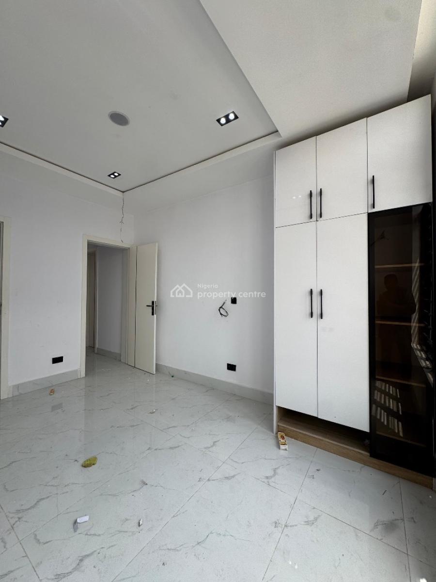 Contemporary 2 Bedroom Apartment Suitable for Investment, Lekki Phase 1, Lekki, Lagos, Flat / Apartment for Sale