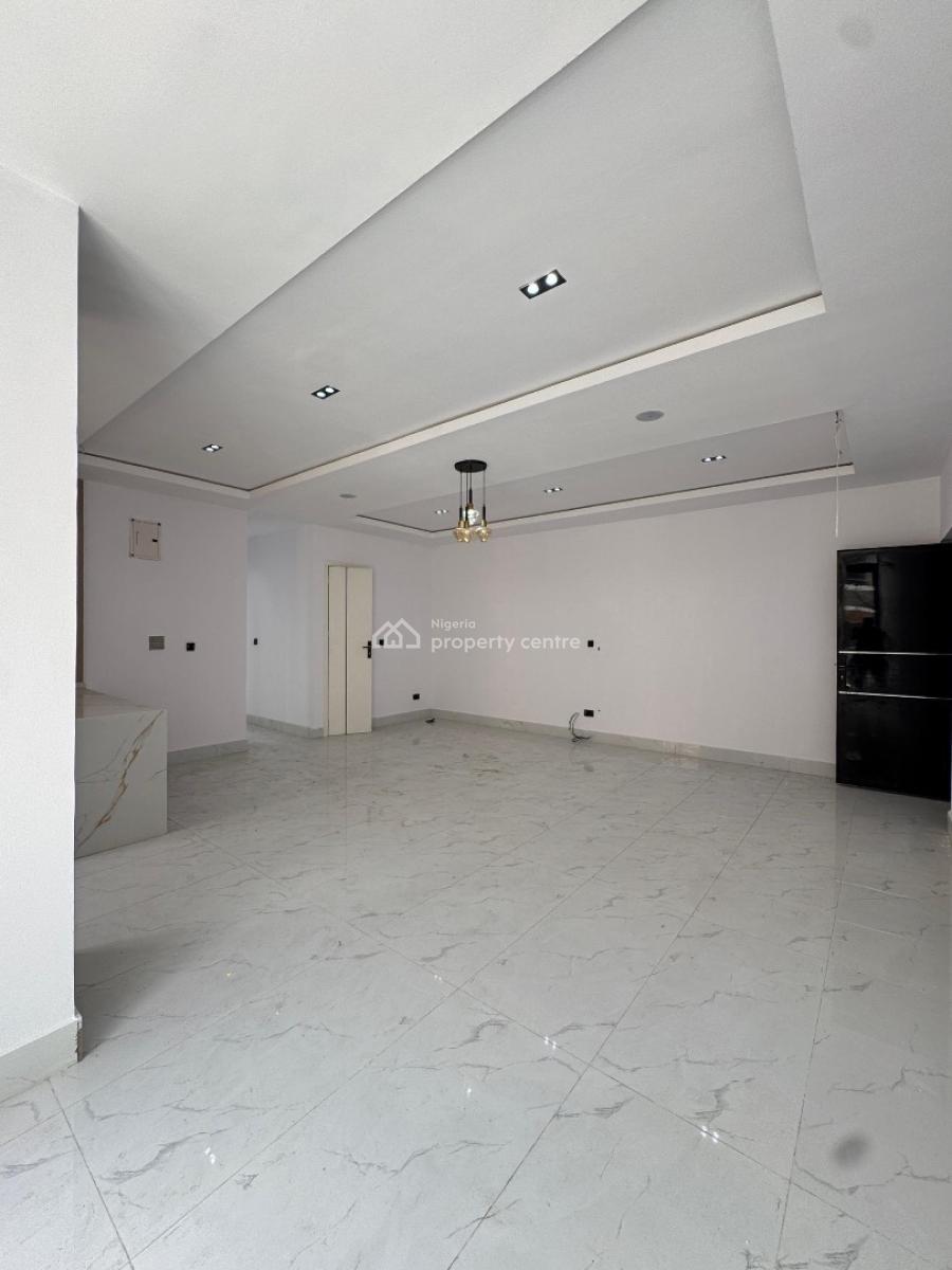 Contemporary 2 Bedroom Apartment Suitable for Investment, Lekki Phase 1, Lekki, Lagos, Flat / Apartment for Sale