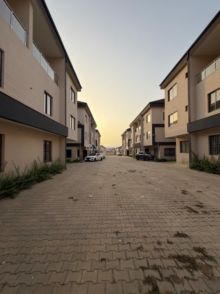 5 Bedroom Semi Detached, Mabushi, Abuja, Semi-detached Duplex for Sale