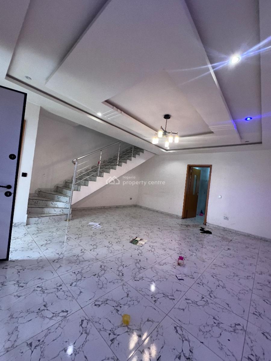 Standard 3 Bedroom and a Room Bq, Lbs, Lekki Phase 2, Lekki, Lagos, Terraced Duplex for Rent
